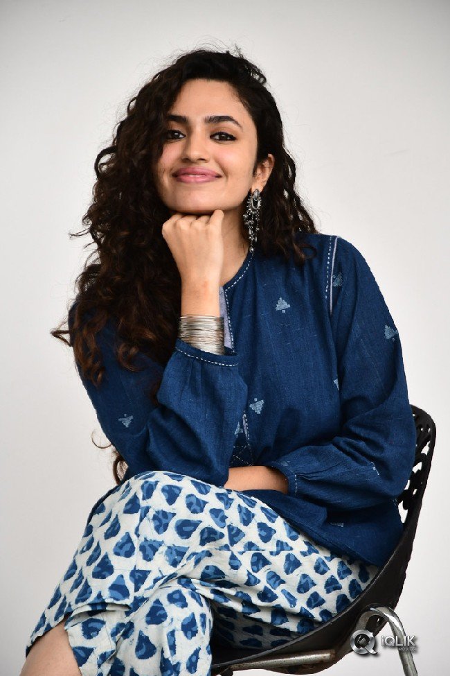 Malavika-Nair-New-Stills